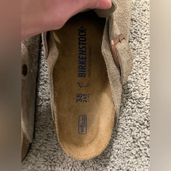EUC Birkenstock Boston Clogs
SOLD - Picture 4 of 5